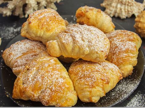 SFOGLIATELLA: THE MOST FAMOUS NEAPOLITAN PASTRY.